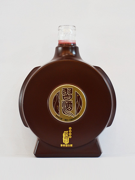 习酒窖藏酒瓶